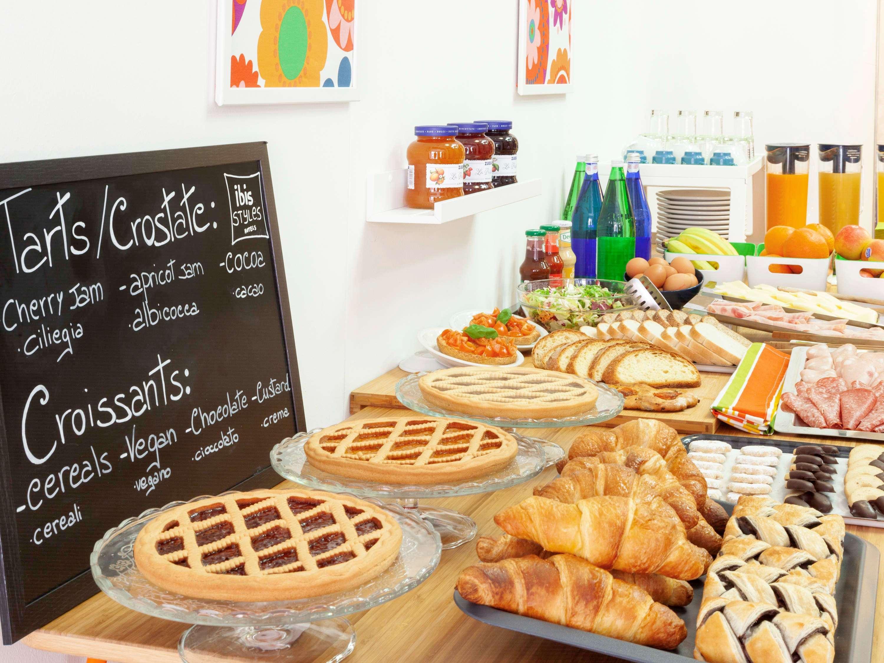Hotel Ibis Styles Brindisi Esterno foto