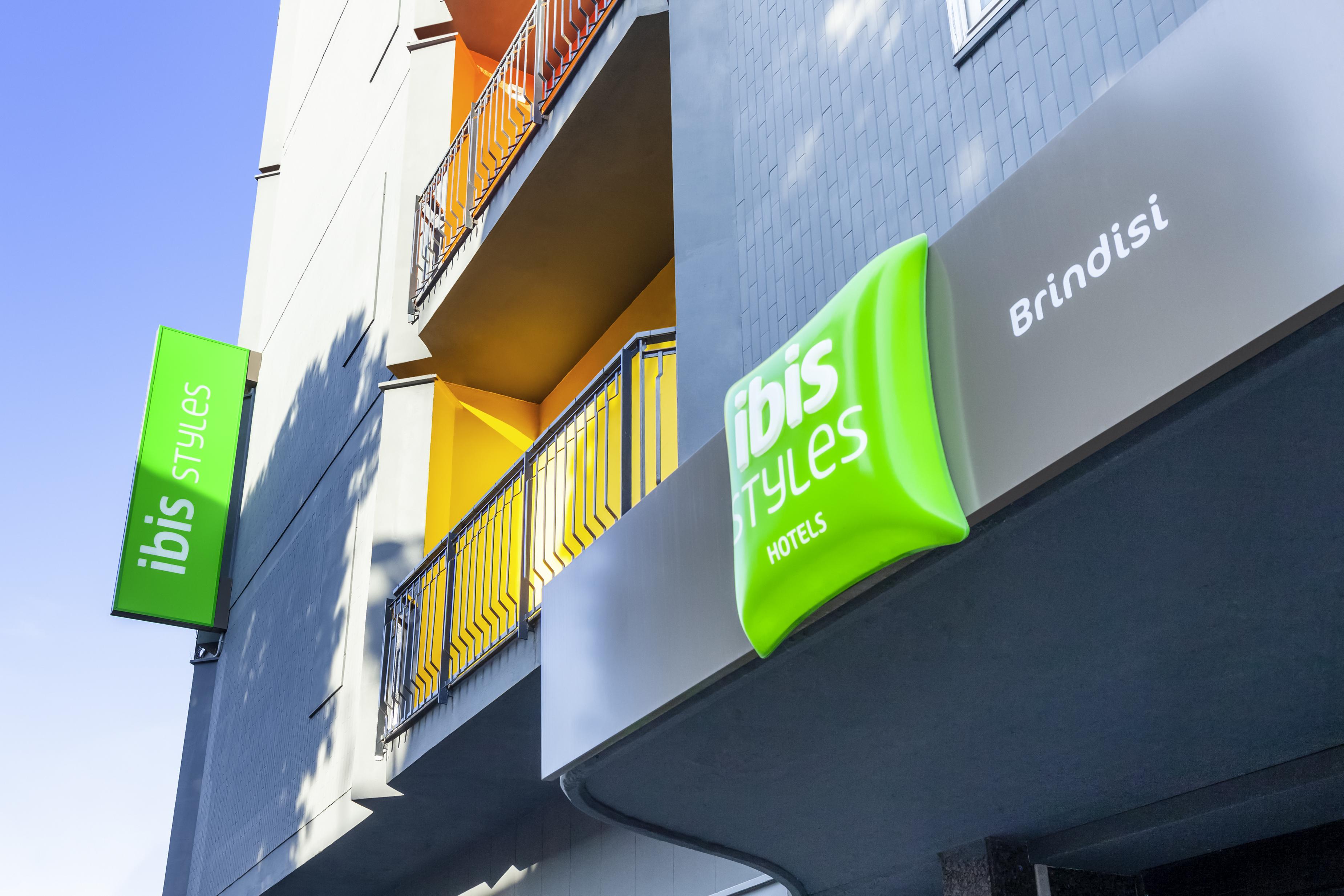 Hotel Ibis Styles Brindisi Esterno foto