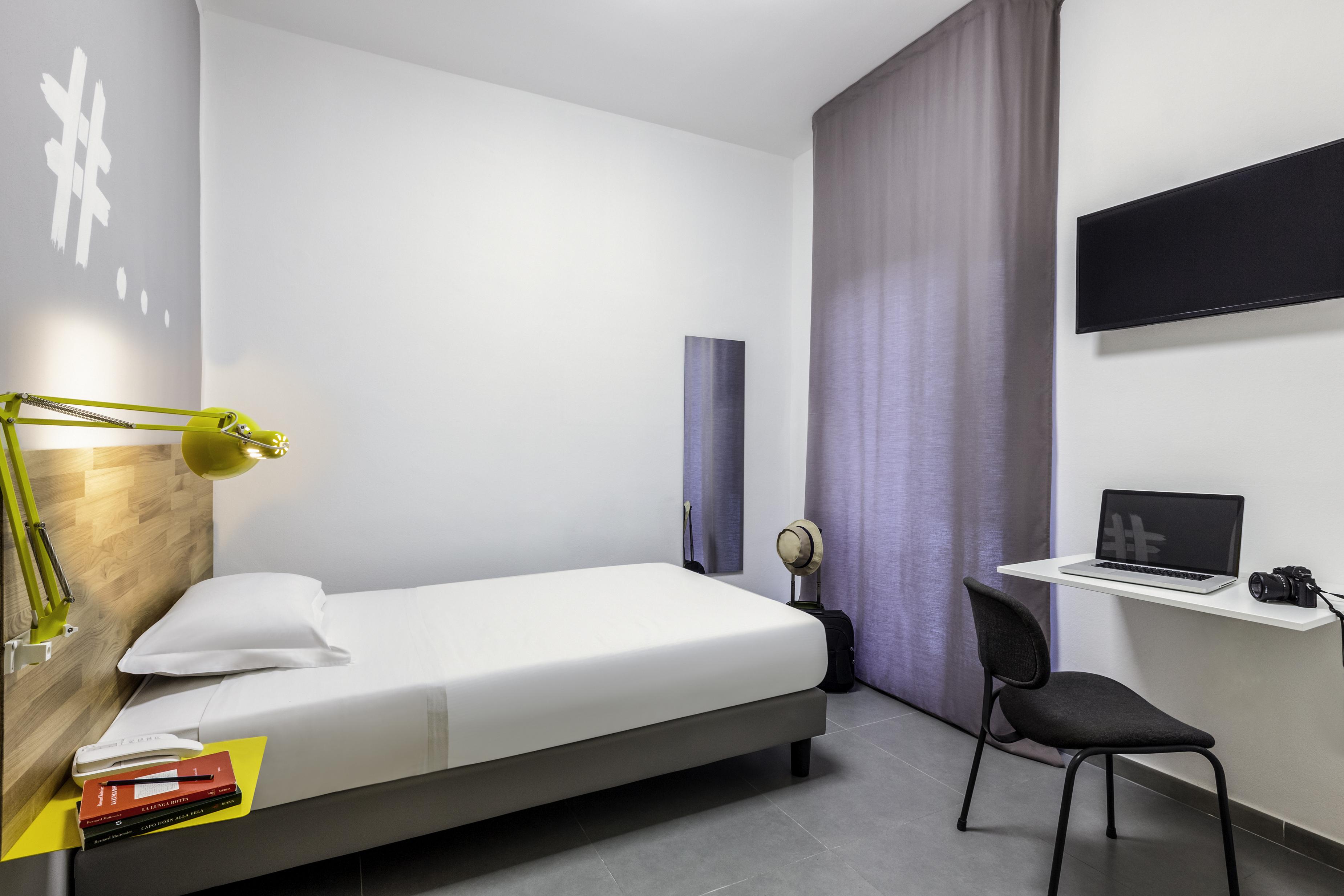 Hotel Ibis Styles Brindisi Esterno foto