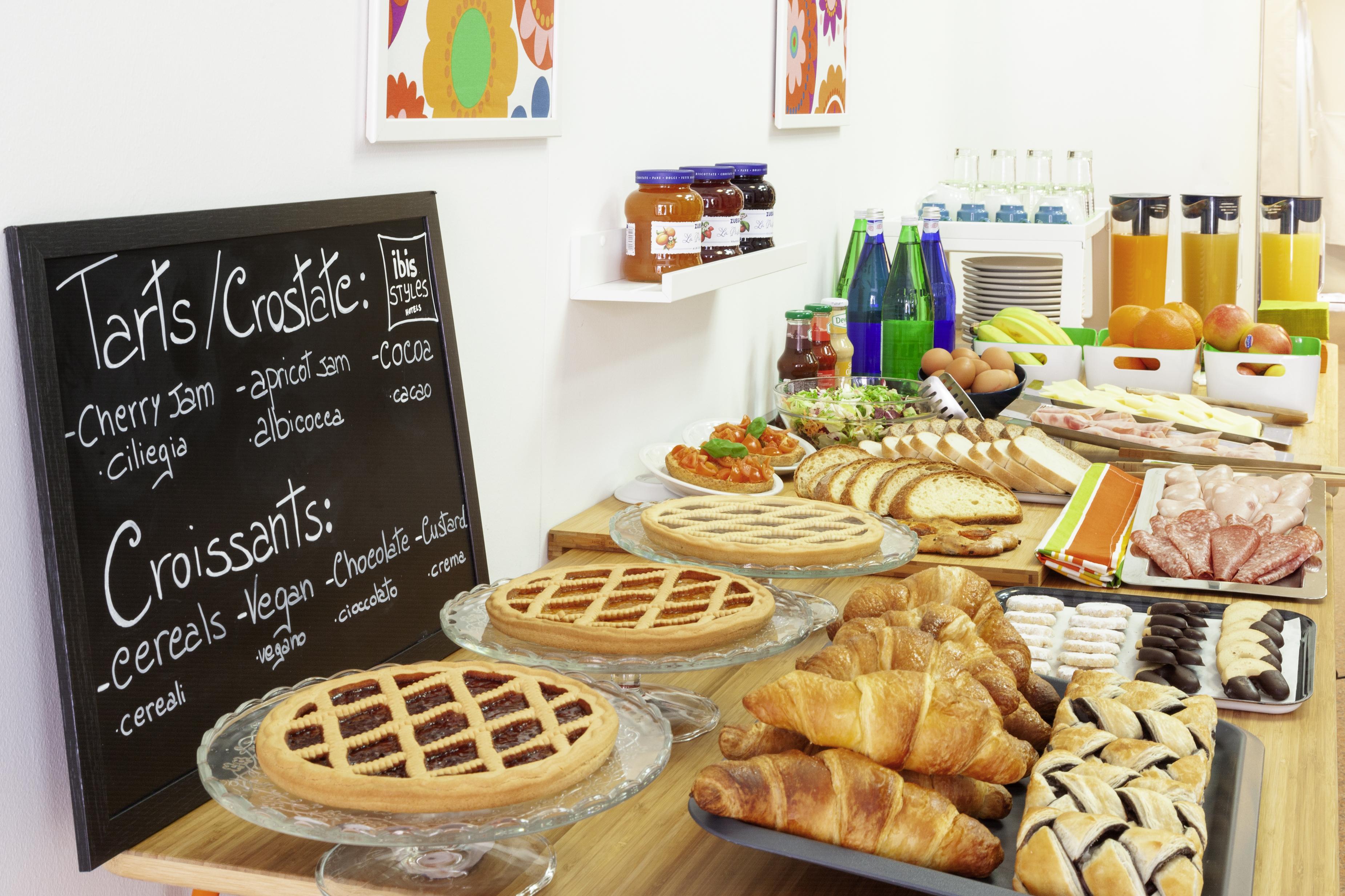 Hotel Ibis Styles Brindisi Esterno foto