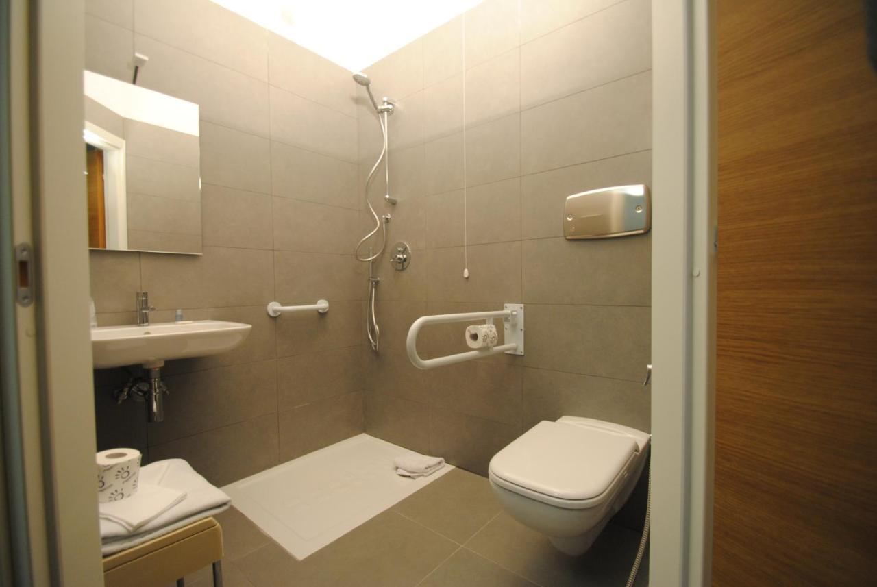 Hotel Ibis Styles Brindisi Esterno foto